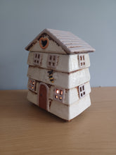 Load image into Gallery viewer, Village Pottery CREAM BEE HOUSE Wax Melt Tea Light Gift Ornament Decoration NEW