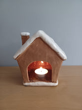 Load image into Gallery viewer, QUAY TRADERS Rustic Gingerbread House Tea Light Holder Ceramic Christmas Gift 14cm NEW