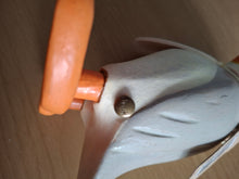 Load image into Gallery viewer, DCUK Puffings Baby Wooden Puffin Bird Named GARY Coastal Ornament