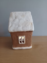 Load image into Gallery viewer, QUAY TRADERS Rustic Gingerbread House Tea Light Holder Ceramic Christmas Gift 14cm NEW