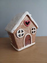 Load image into Gallery viewer, QUAY TRADERS Rustic Gingerbread House Tea Light Holder Ceramic Christmas Gift 14cm NEW