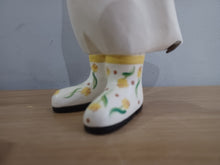 Load image into Gallery viewer, DCUK White Flower Duckling Gift Named SOPHIA Daffodil Floral Boots and Body New