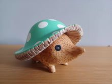 Load image into Gallery viewer, DCUK Toadstool Hedgy Wooden Hedgehog Green Spotty Toadstool Hat 9cm
