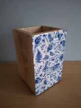 Load image into Gallery viewer, RABBIT Design Wooden Enamel Box 16cm
