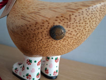 Load image into Gallery viewer, DCUK Wooden Ducky Duck Wild Strawberry Boots Named TIMOTHY

