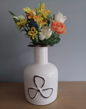 Load image into Gallery viewer, CERAMIC VASE By Quay Traders Nautical  Propella Design Novelty Gift
