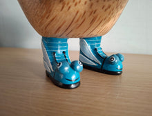 Load image into Gallery viewer, DCUK Duck Wild Welly BLUE DRAGONFLY BOOTS Wooden Ducky Named CAROL

