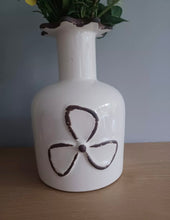 Load image into Gallery viewer, CERAMIC VASE By Quay Traders Nautical  Propella Design Novelty Gift
