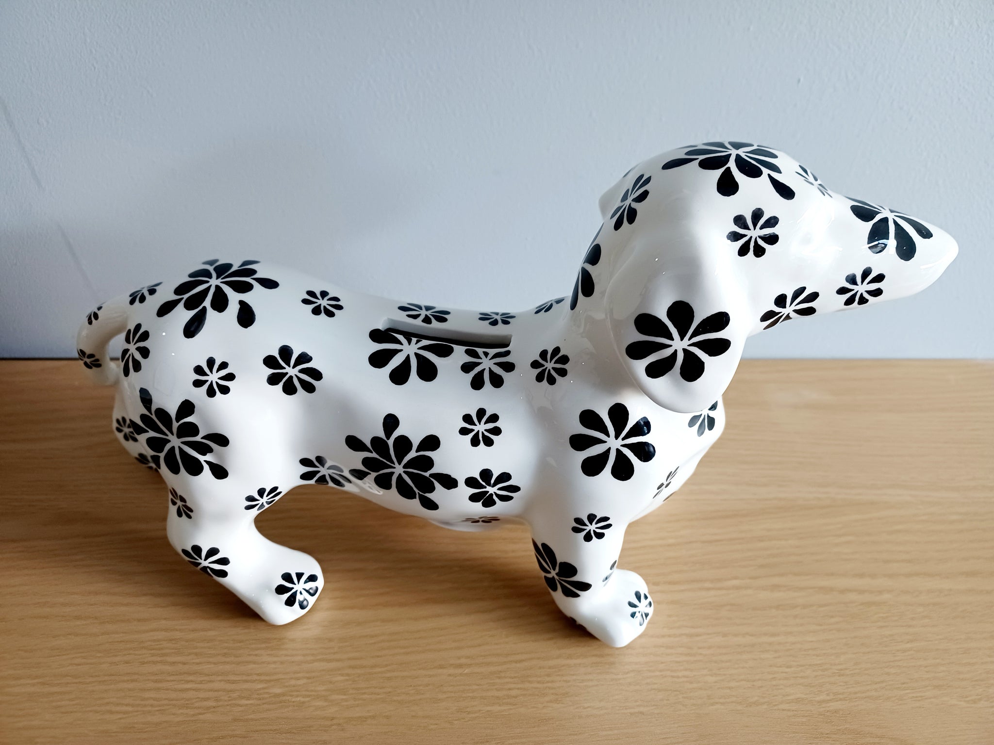 Pomme Pidou DACHSHUND TECKLE TED Money Box Piggy Bank Black & White Ce –  Dolly Daisy Gifts